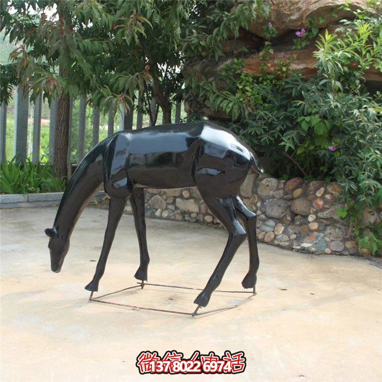 玻璃鋼雕塑景觀噴漆，點綴小區(qū)抽象美景