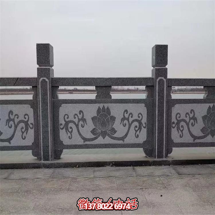 花崗巖護(hù)欄——完美結(jié)合精美雕刻與經(jīng)典欄桿扶手，為寺廟景點帶來外觀華麗的裝飾