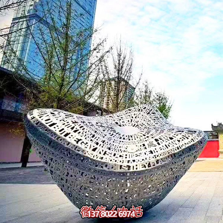 創(chuàng)意發(fā)光不銹鋼元寶雕塑，裝點(diǎn)廣場(chǎng)