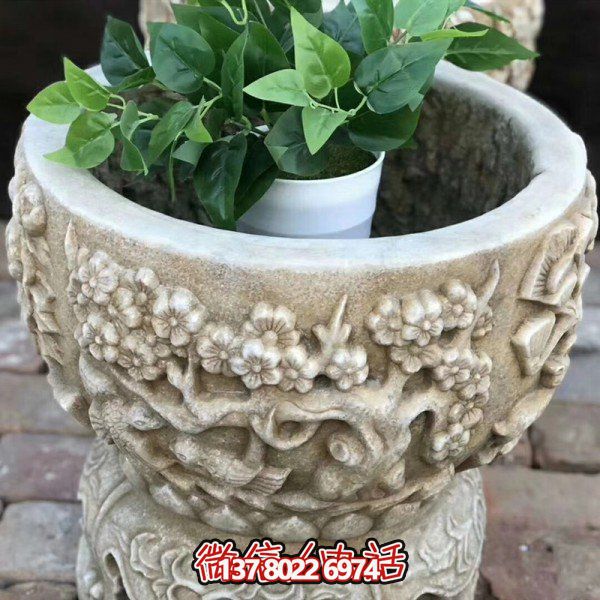 精美藝術(shù)石雕花盆，讓繁復(fù)多彩的花紋與浮雕結(jié)合，打造出精美的大理石雕塑