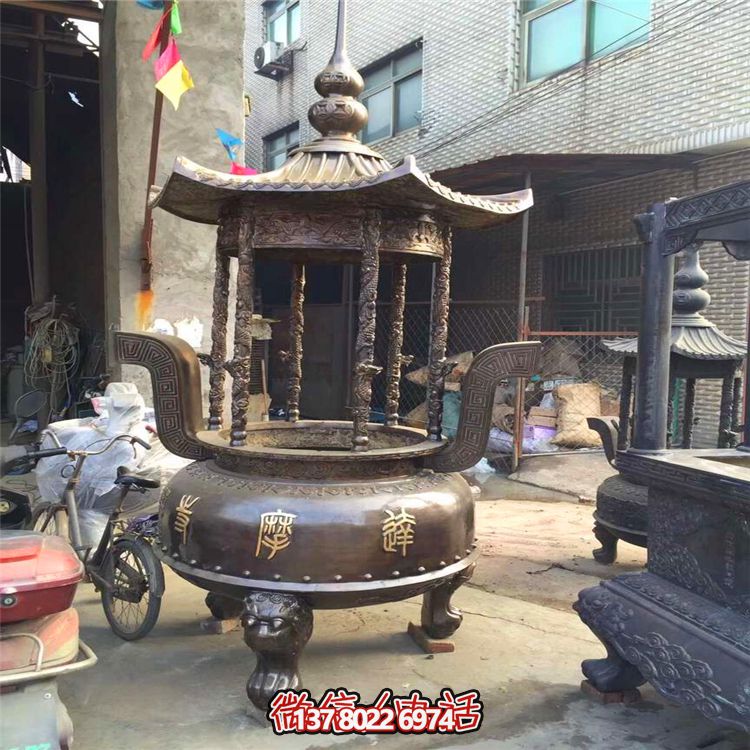 仿古寶蓋圓形香爐，擺放于寺廟、道觀等室內(nèi)