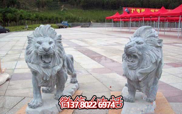大型石雕獅子雕塑，給景區(qū)帶來濃厚的歷史氛圍