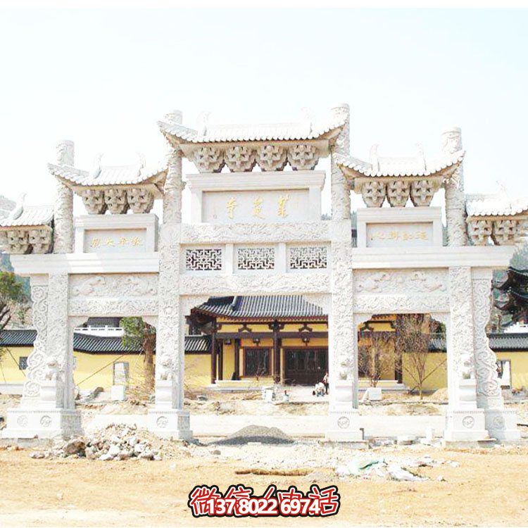 精細工藝刻石牌坊，裝點小區(qū)村口