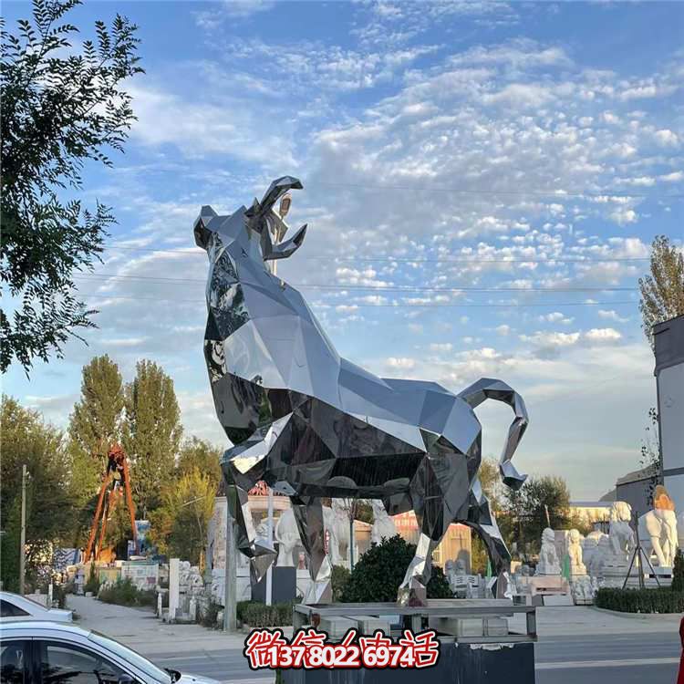 大型不銹鋼牛雕塑，拋光切面