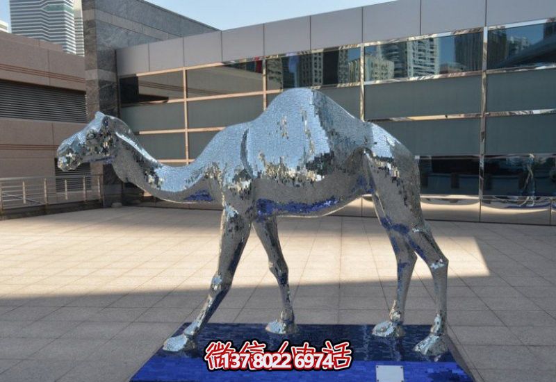 不銹鋼駱駝雕塑，為廣場(chǎng)添彩