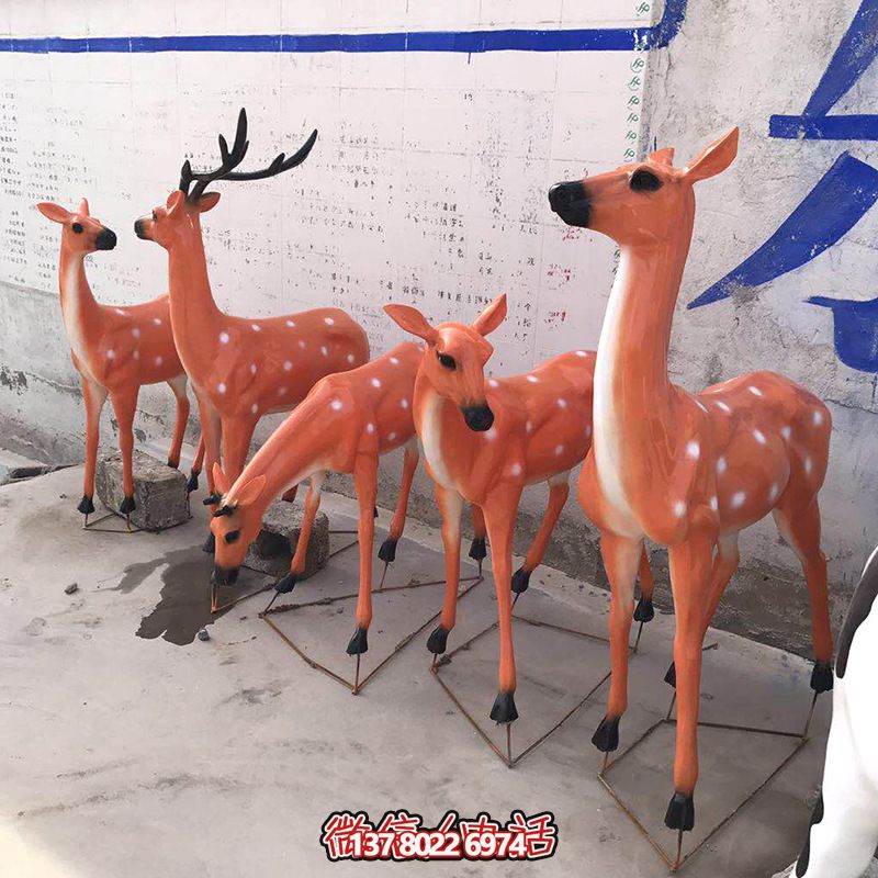 彩繪玻璃鋼雕塑鹿，靜謐優(yōu)雅完美綻放