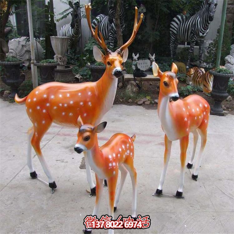 玻璃鋼仿真梅花鹿雕塑，為你的園林景觀增添仙氣