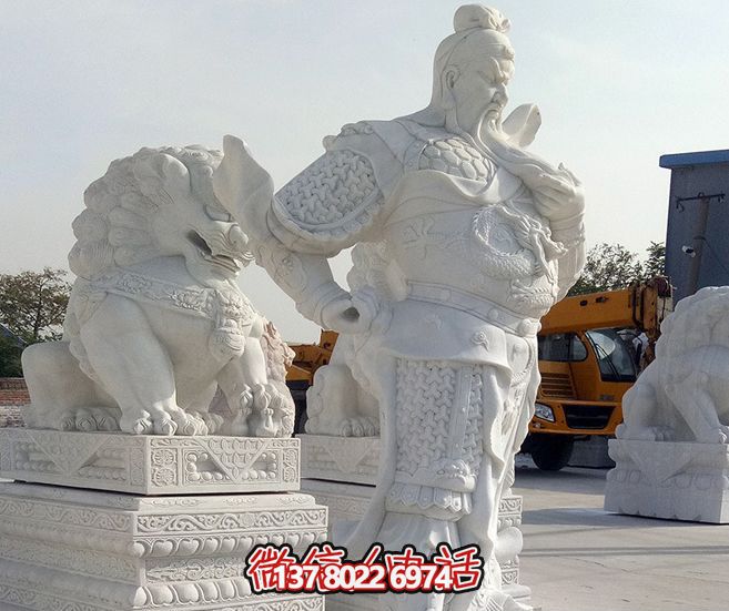 漢白玉大型關(guān)公雕塑，增添景觀美感