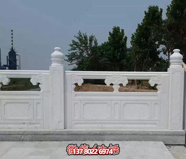 漢白玉鏤空石橋欄桿雕塑，為景區(qū)增添精彩