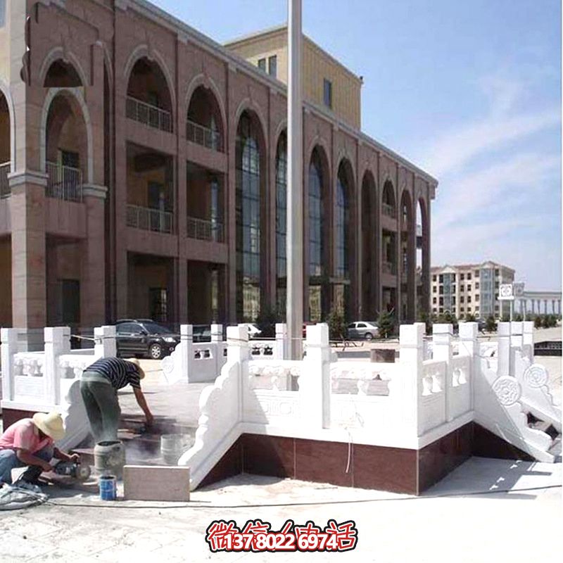 高雅華麗的漢白玉雕塑升旗臺(tái)，為你的飛機(jī)場(chǎng)增添華麗色彩