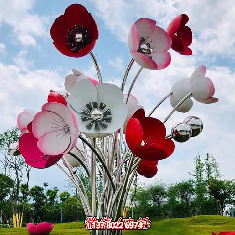 不銹鋼彩繪大型花朵雕塑，為景區(qū)廣場(chǎng)增添色彩