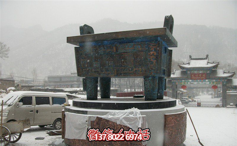 大型仿古青銅雕塑，營(yíng)造獨(dú)特的戶外景觀