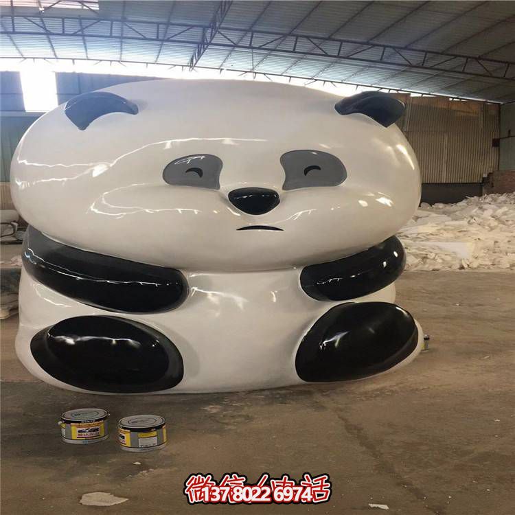 玻璃鋼雕塑熊貓公仔，環(huán)?？ㄍ〝[放裝飾商場
