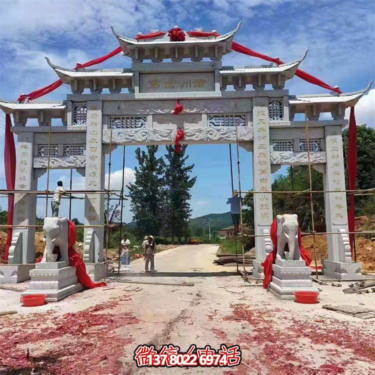 集道路四柱、花崗巖、花崗石雕和牌樓于一體的精美絕倫藝術(shù)品
