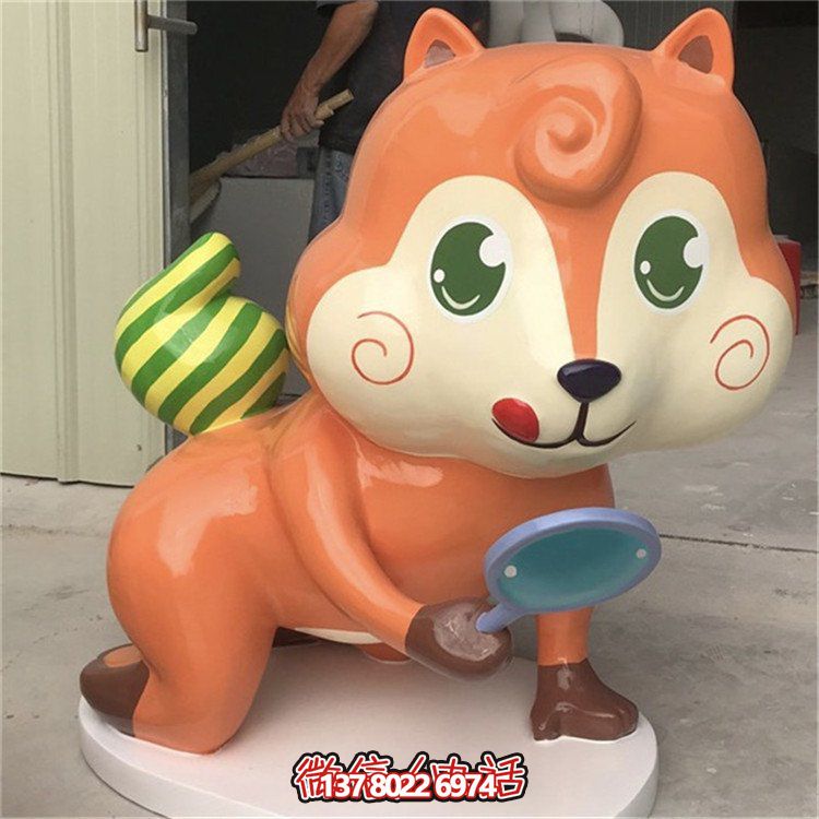 玻璃鋼結(jié)構(gòu)兒童樂園，卡通松鼠公仔裝飾