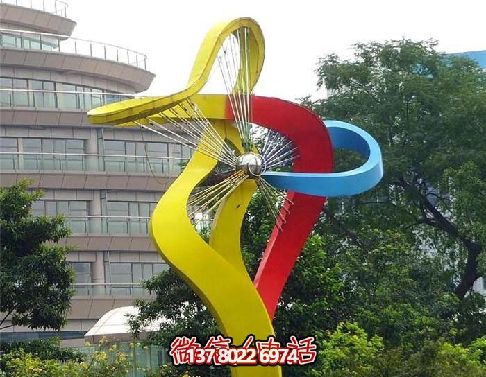 美輪美奐的不銹鋼彩虹舞景觀雕塑，點綴小區(qū)環(huán)境