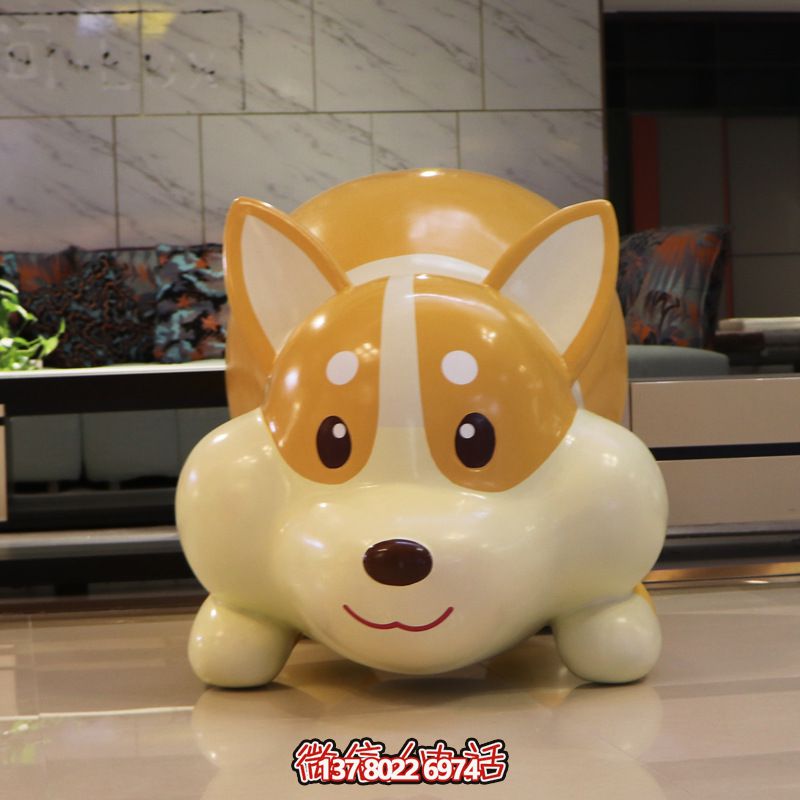 新推出的可愛卡通玻璃鋼著狗雕塑游樂園，給你一個(gè)全新的游樂體驗(yàn)！