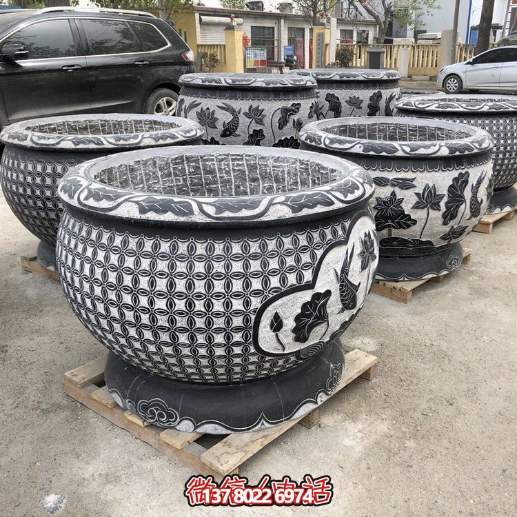 青石魚(yú)缸石雕水景