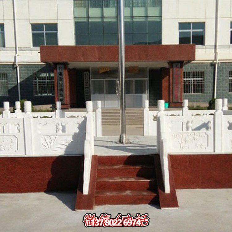 質(zhì)量?jī)?yōu)良的漢白玉石雕升旗臺(tái)