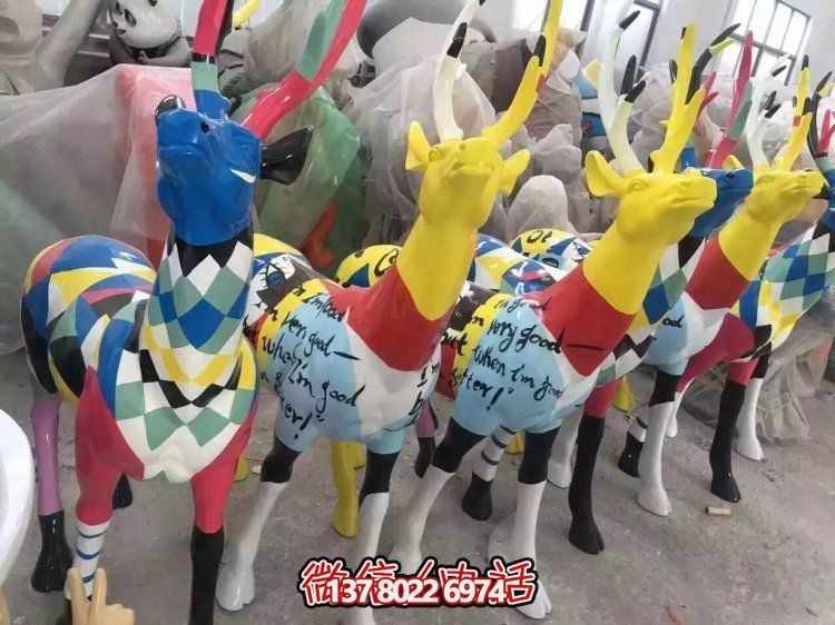 彩繪玻璃鋼鹿雕塑，商場、兒童樂園風格擺件