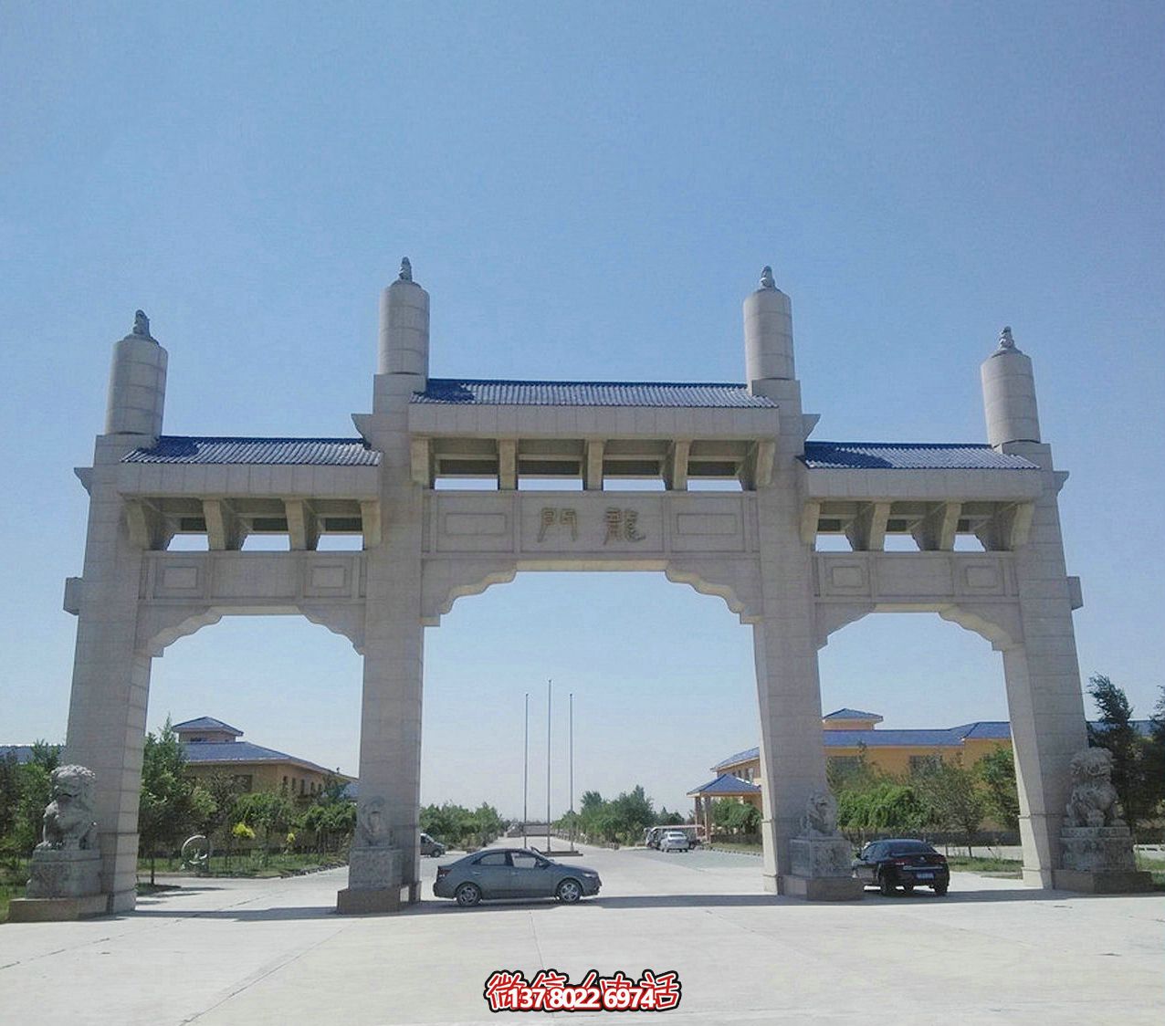 精致的大理石牌坊雕塑，為企業(yè)廠區(qū)增添精致的視覺(jué)氛圍