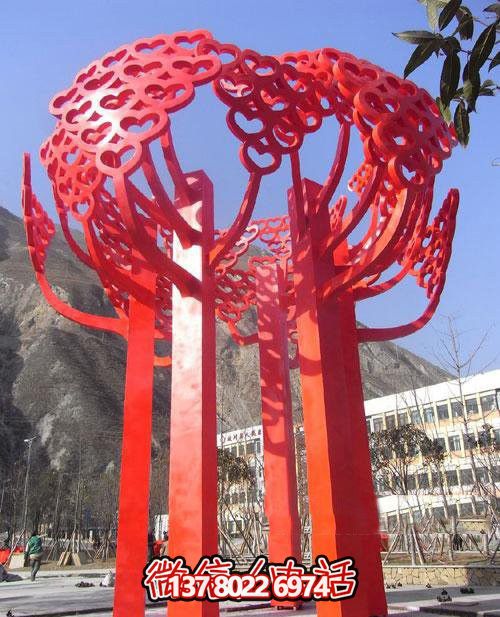 室內(nèi)不銹鋼心形雕塑，點(diǎn)綴別墅景區(qū)美景