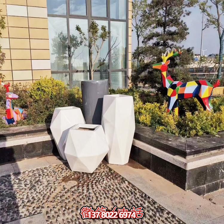 玻璃鋼幾何切面鹿動(dòng)物雕塑戶(hù)外太陽(yáng)能卡通擺件園林景觀