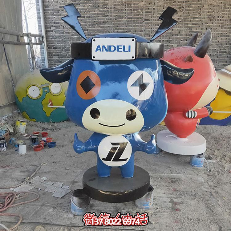 幼兒園商場(chǎng)創(chuàng)意玻璃鋼卡通小牛雕塑
