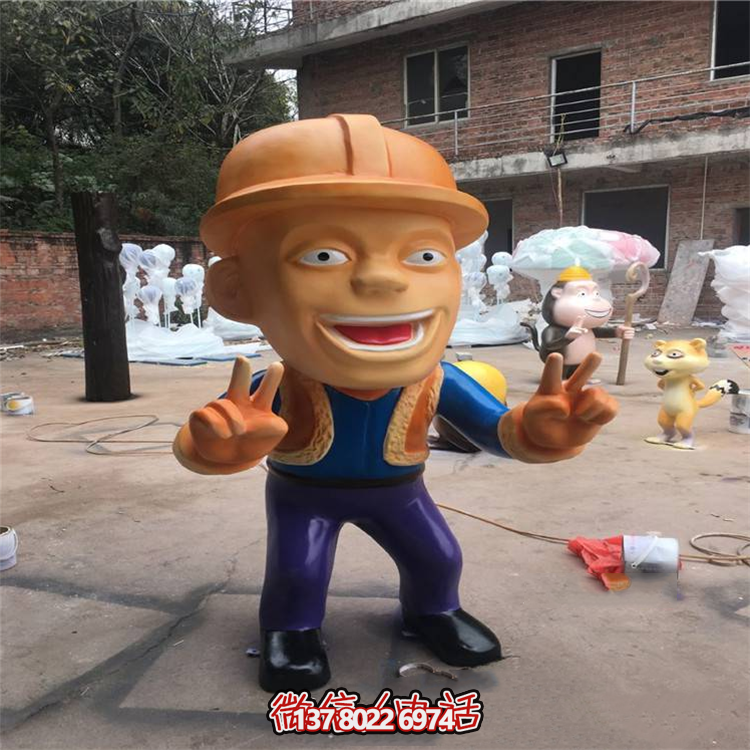 光頭強(qiáng)玻璃鋼雕塑，比v的光頭強(qiáng)