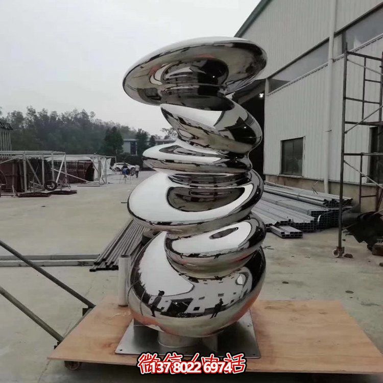 廣場(chǎng)不銹鋼鏡面疊起來(lái)的鵝卵石