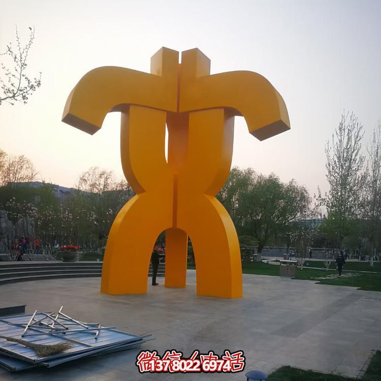 大型不銹鋼噴漆抽象文字景觀藝術(shù)造型雕塑